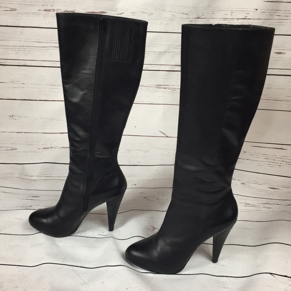 Gianni Bini Black leather heeled boots
